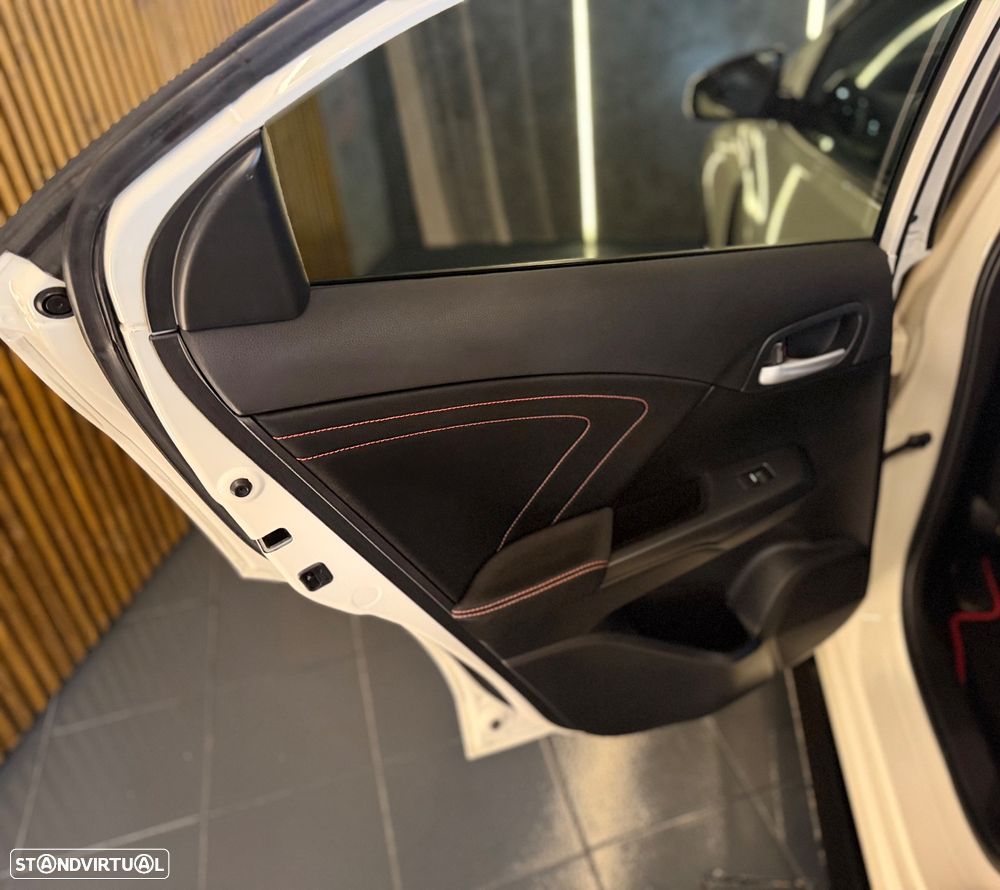 Honda Civic 2.0 VTEC Turbo Type R GT - 18