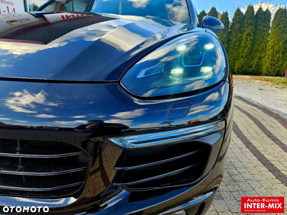 Porsche Cayenne - 4