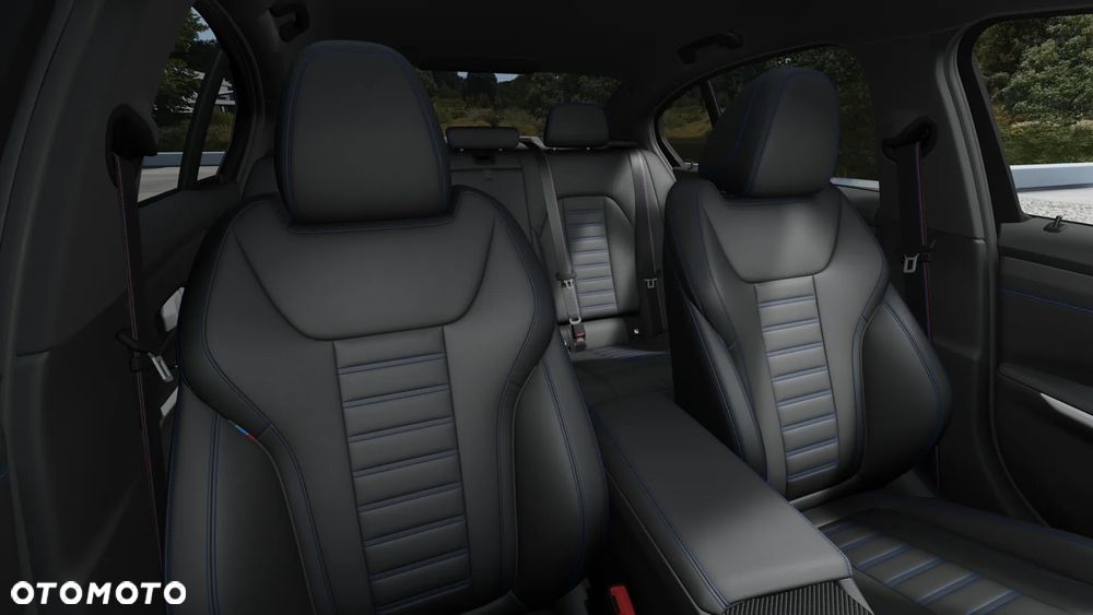 BMW Seria 3 330i xDrive M Sport - 12