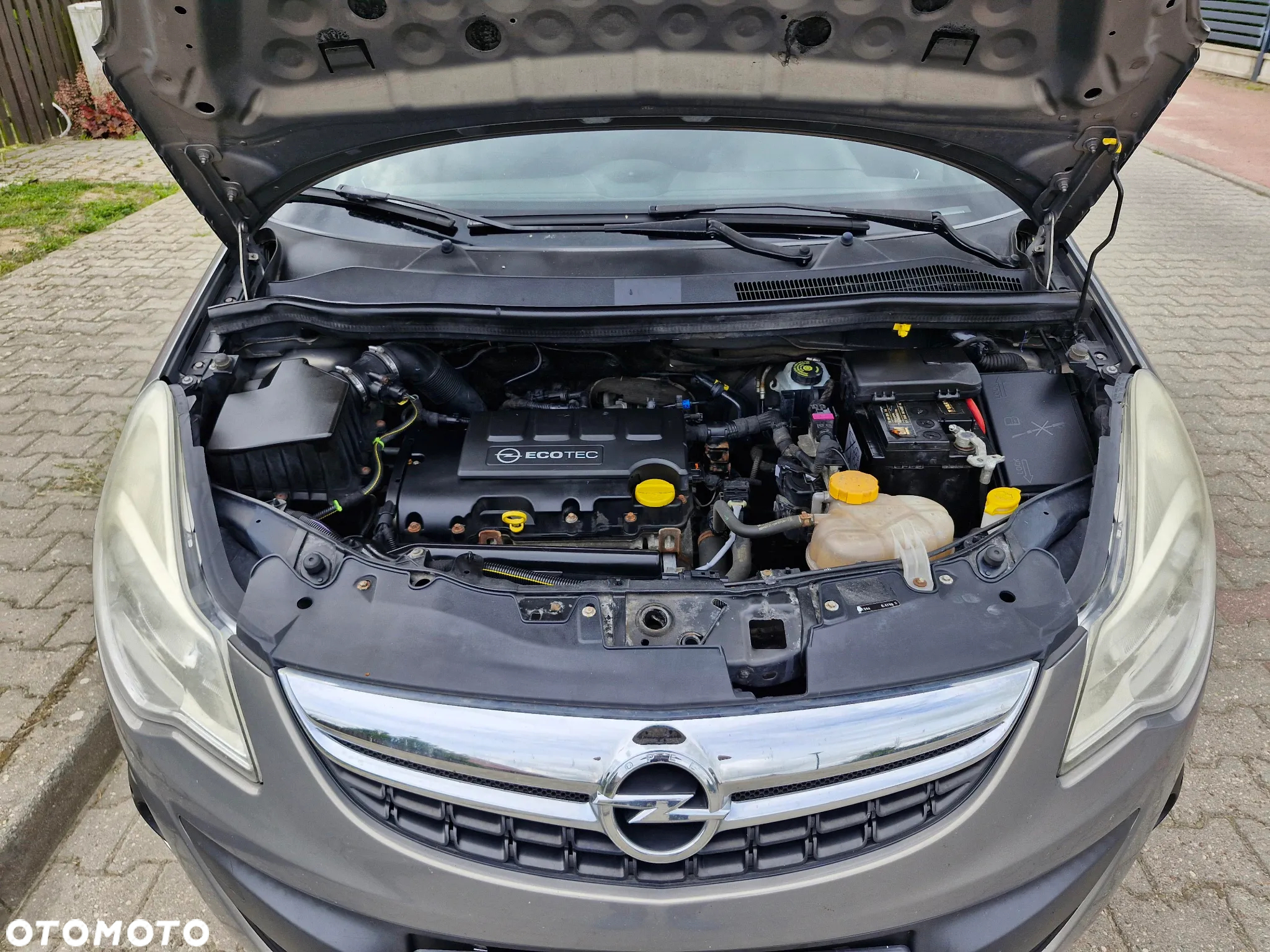 Opel Corsa 1.4 16V Color Edition - 4