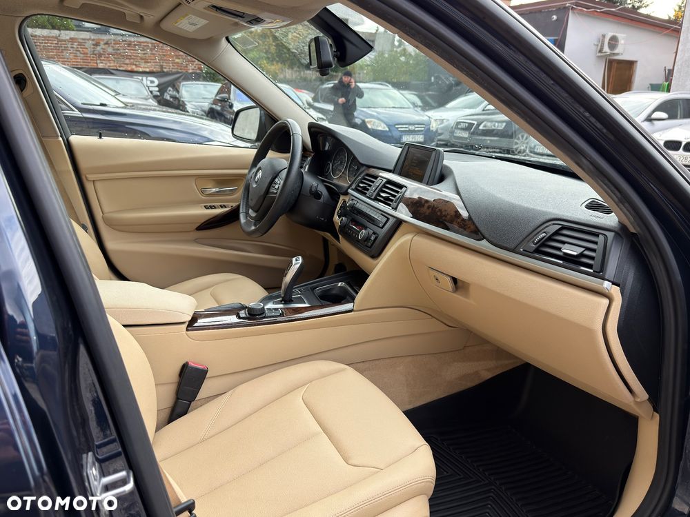 BMW Seria 3 320i - 17