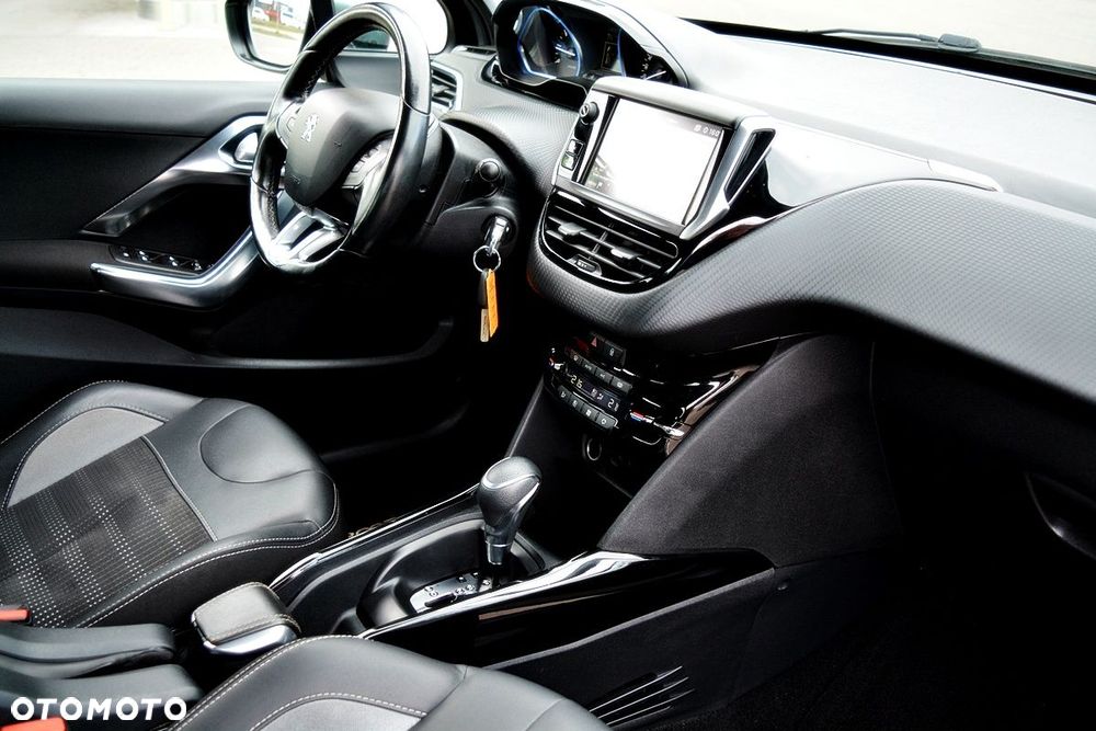 Peugeot 2008 PureTech 110 GPF Stop&Start EAT6 Allure - 9