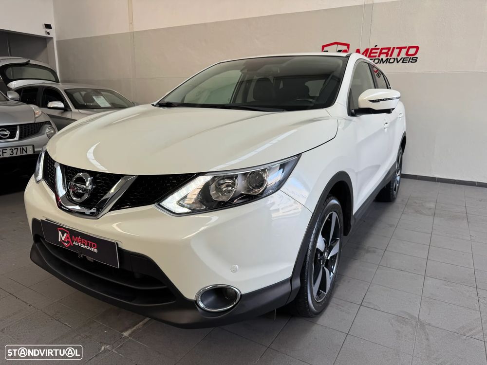Nissan Qashqai 1.6 dCi Xtronic TEKNA - 1