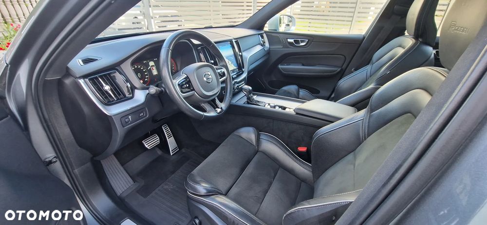 Volvo XC 60 D4 R-Design - 24