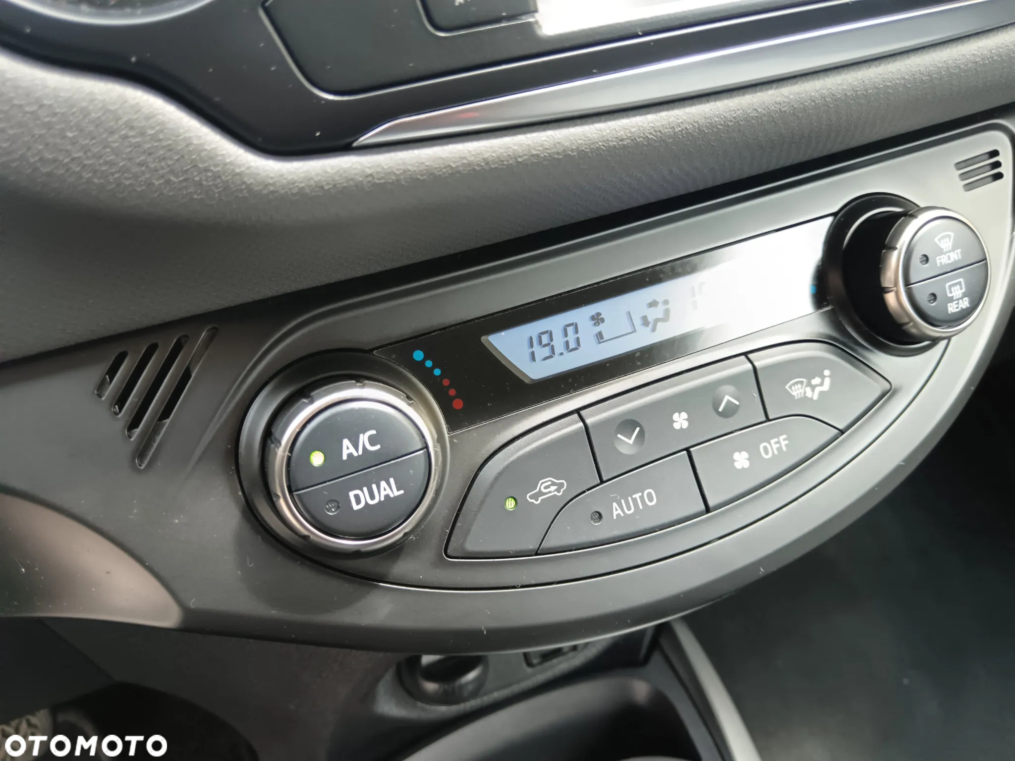 Toyota Yaris - 13