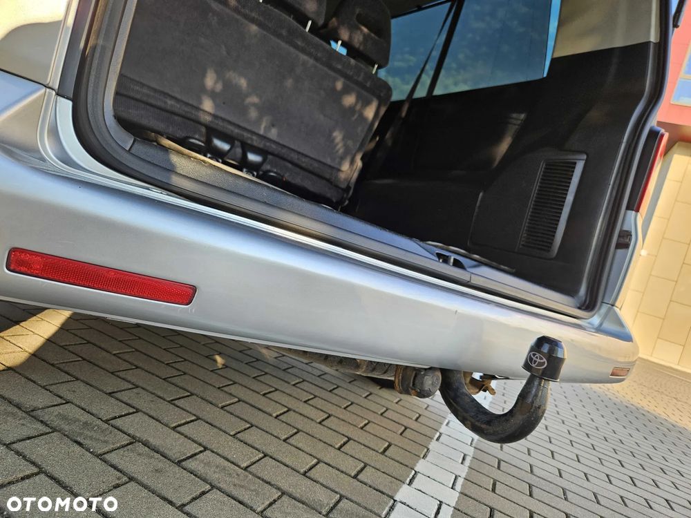 Volkswagen Caravelle - 36