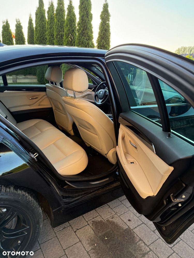 BMW Seria 5 518d - 13