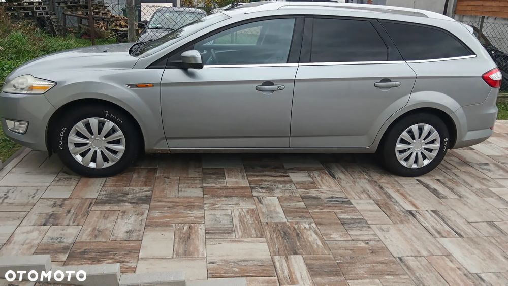 Ford Mondeo 2.0 Ghia - 14