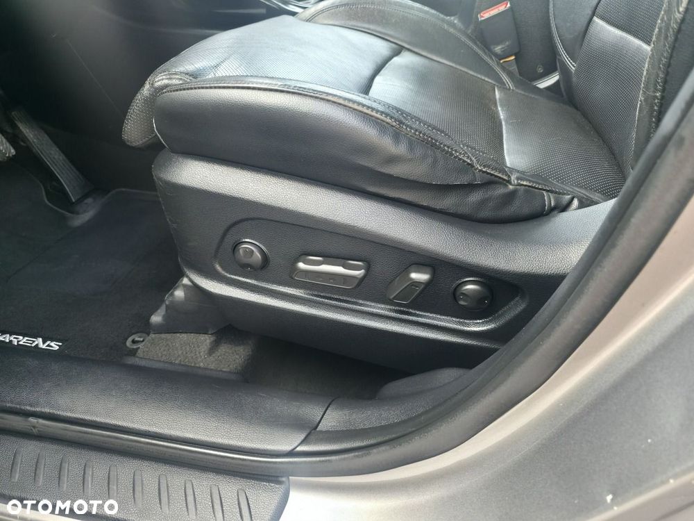 Kia Carens - 29