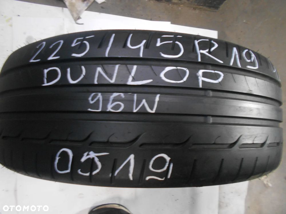 OPONY 225/45R19 DUNLOP SPORT MAXX RT DOT 1120 /  0519 8MM - 2