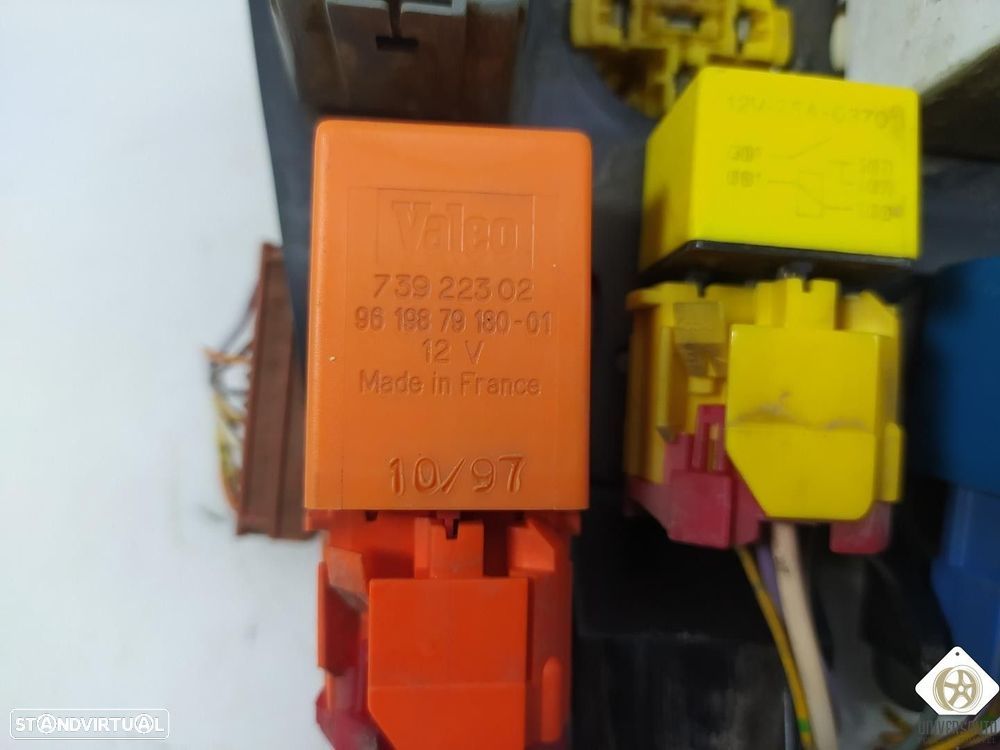 CAIXA RELÉS / FUSÍVEIS PEUGEOT 106 II 1997 - 2