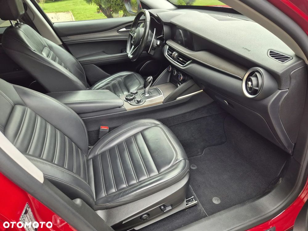 Alfa Romeo Stelvio 2.0 Turbo 16V AT8-Q4 First Edition - 23