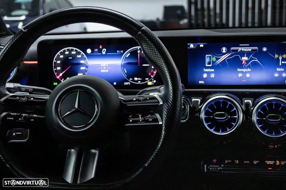 Mercedes-Benz A 250 e AMG Line - 17