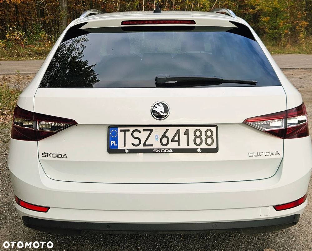 Skoda Superb 2.0 TDI Active DSG - 24