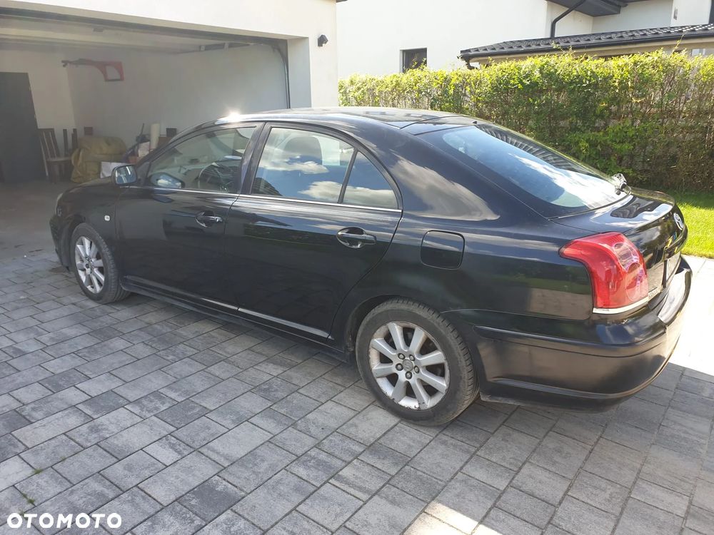 Toyota Avensis - 5
