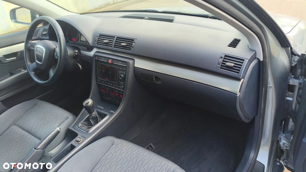 Audi A4 Avant 2.0 TDI DPF - 8