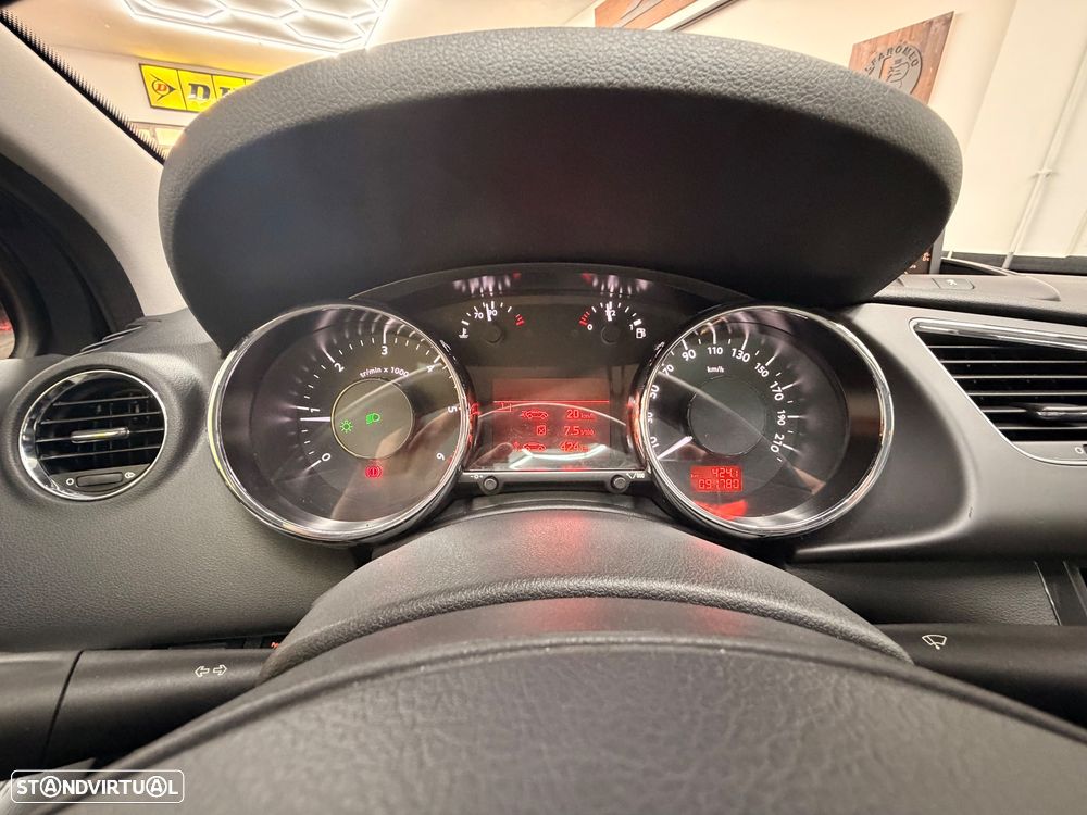 Peugeot 3008 1.6 HDi Roland Garros - 47