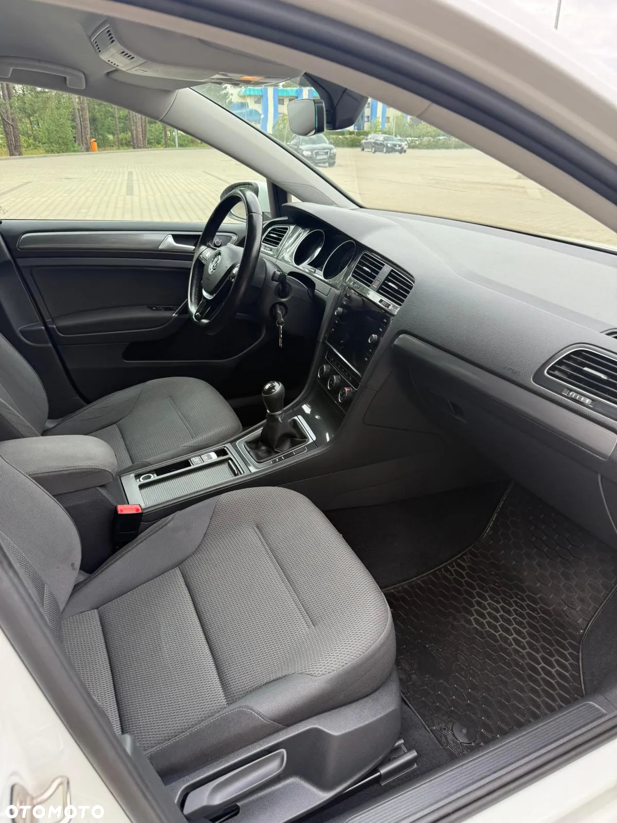 Volkswagen Golf VII 1.6 TDI BMT Comfortline - 13
