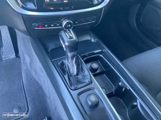 Volvo V60 D3 Geartronic Momentum Core - 23