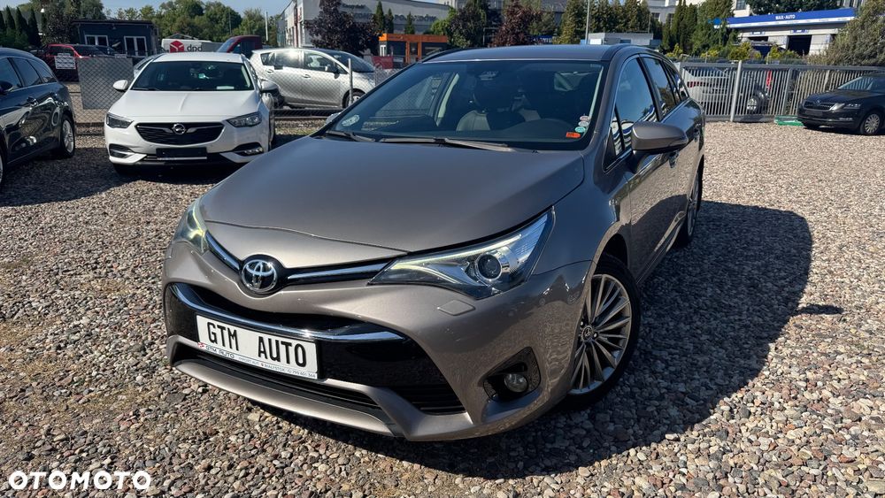 Toyota Avensis Touring Sports 1.8 Multidrive S Executive - 1