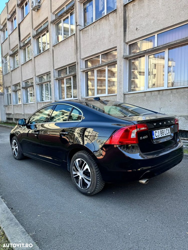 Volvo S60 D2 Powershift Momentum - 3