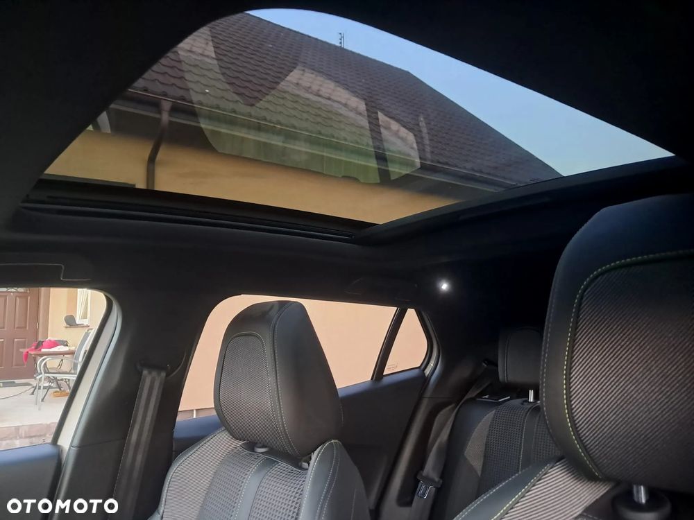 Peugeot 2008 PureTech 130 EAT8 GT - 10