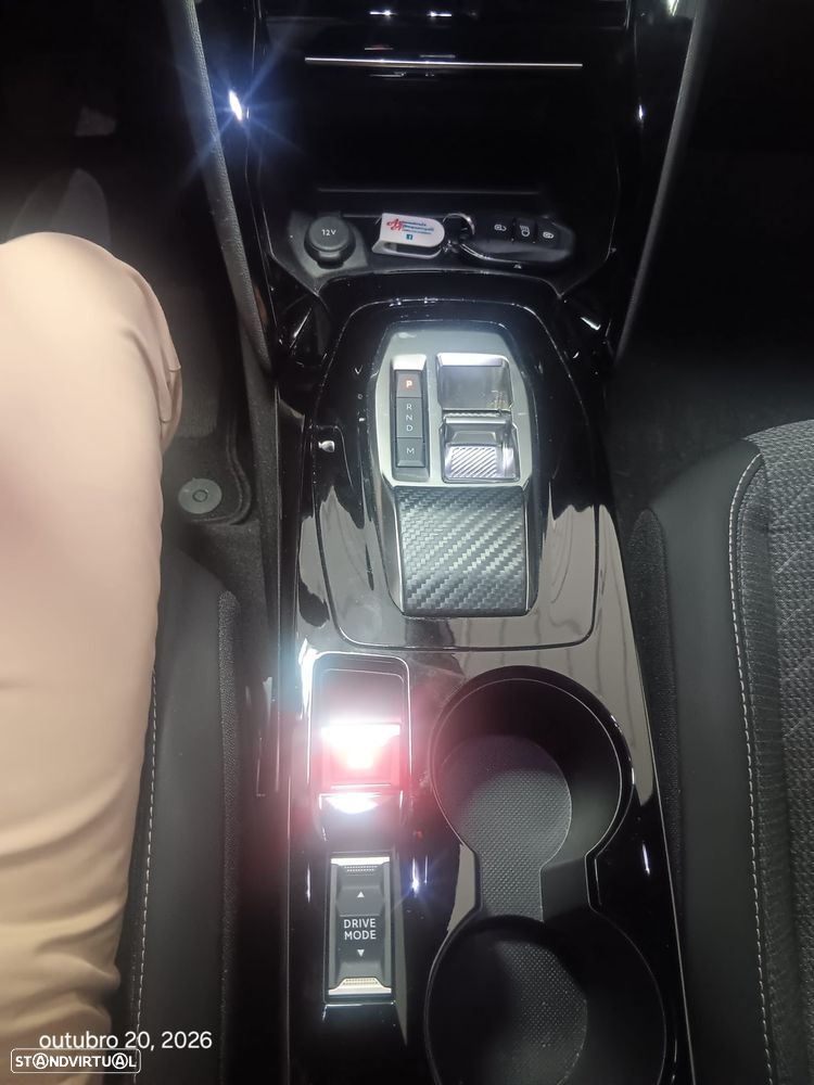 Peugeot 2008 1.2 Hybrid Allure e-DCS6 - 15