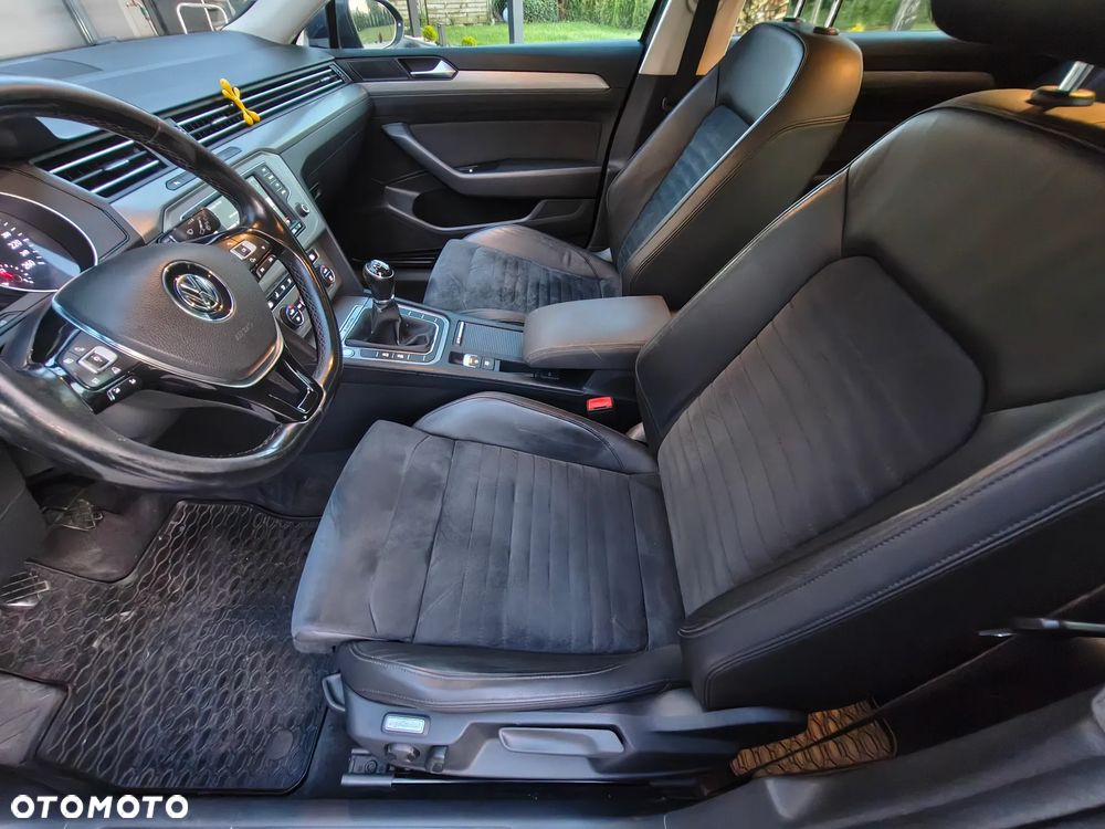 Volkswagen Passat 2.0 TDI BMT 4Mot Highline - 37