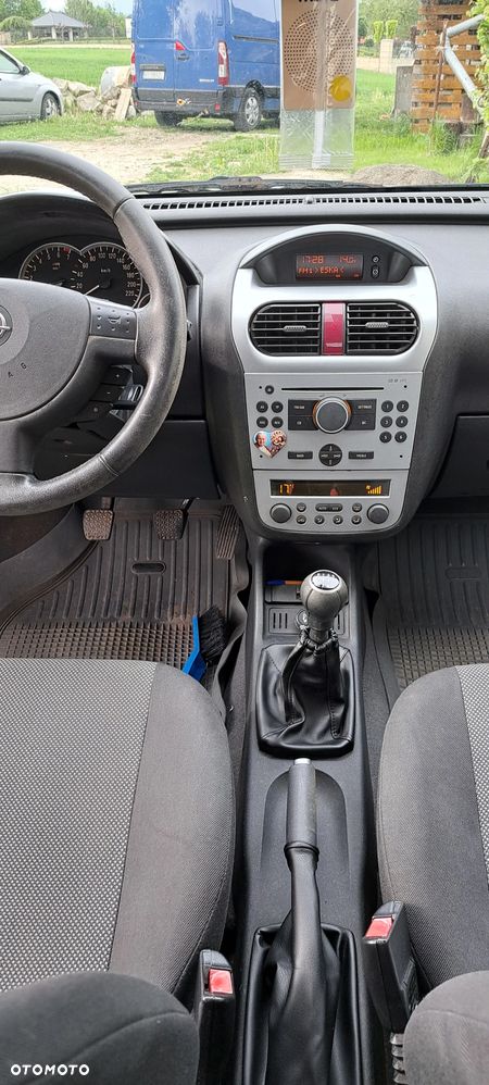 Opel Corsa 1.2 16V Cosmo - 9
