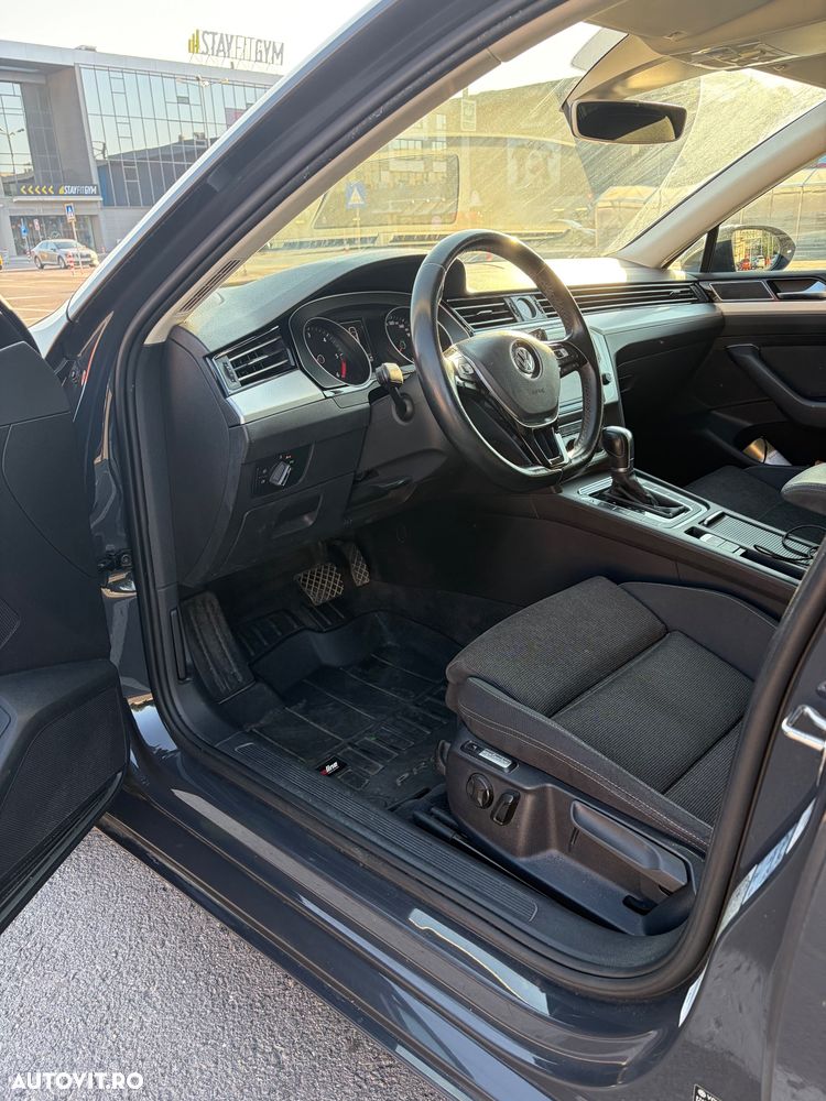 Volkswagen Passat 2.0 TDI DSG Comfortline - 9