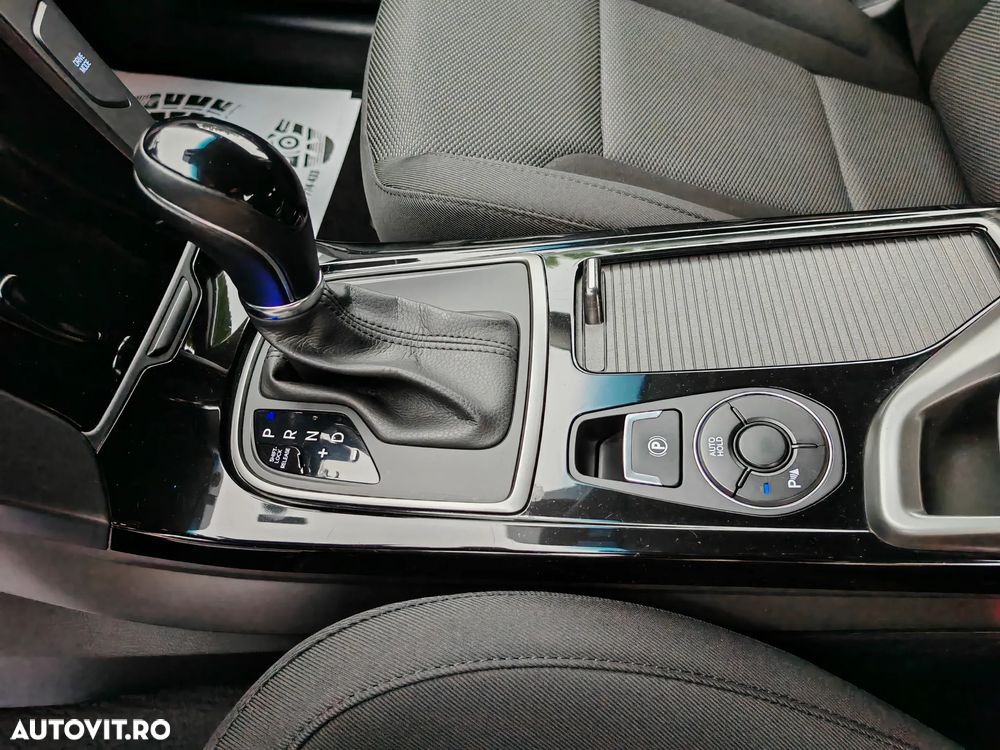 Hyundai i40 Kombi 1.7 CRDi DCT Style - 24