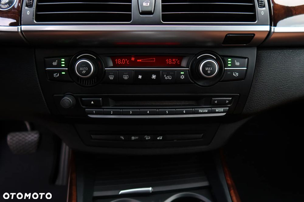 BMW X5 3.0si xDrive - 27