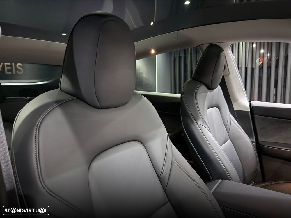 Tesla Model Y Long Range Dual Motor AWD - 35