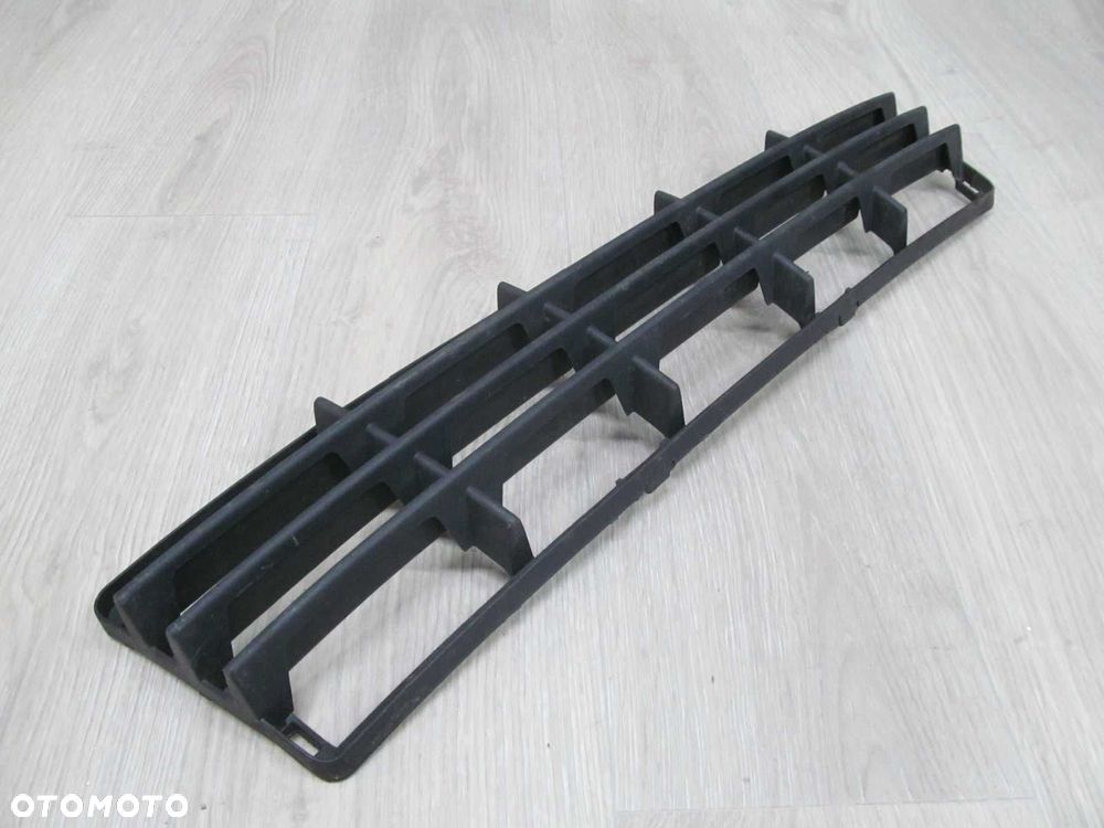 VOLVO S40 V50 04-07 KRATKA ATRAPA ZDERZAKA SRODKOWA 30657006 - 3