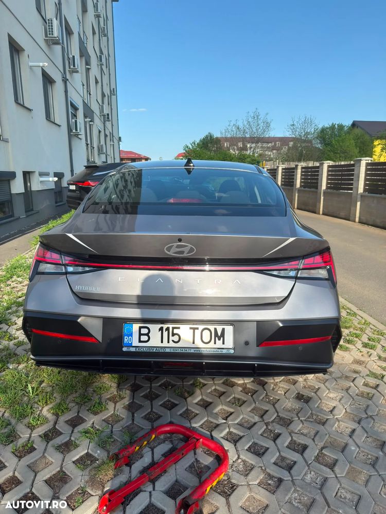 Hyundai Elantra 1.6 l 123 CP CVT Exclusive Navi - 4
