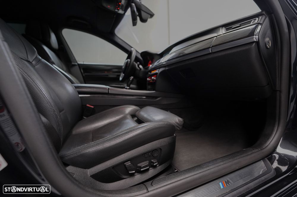 BMW 740 d Pack M - 8