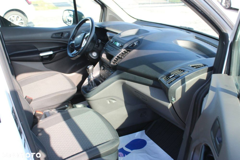 Ford Transit Connect - 17