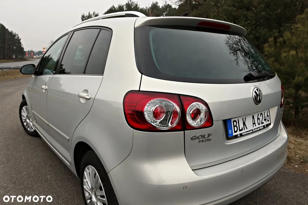 Volkswagen Golf Plus 1.6 TDI Comfortline - 25