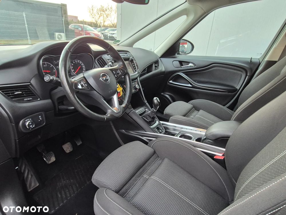 Opel Zafira 2.0 D (CDTI ecoFLEX) Start/Stop Innovation - 25