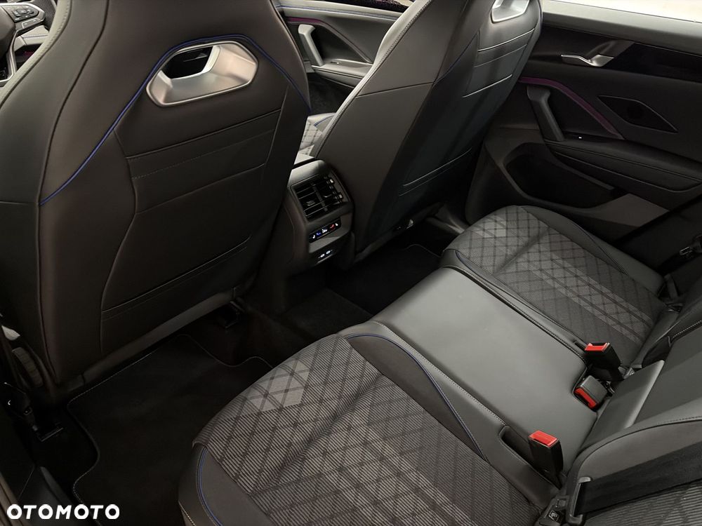 Volkswagen Tiguan - 11