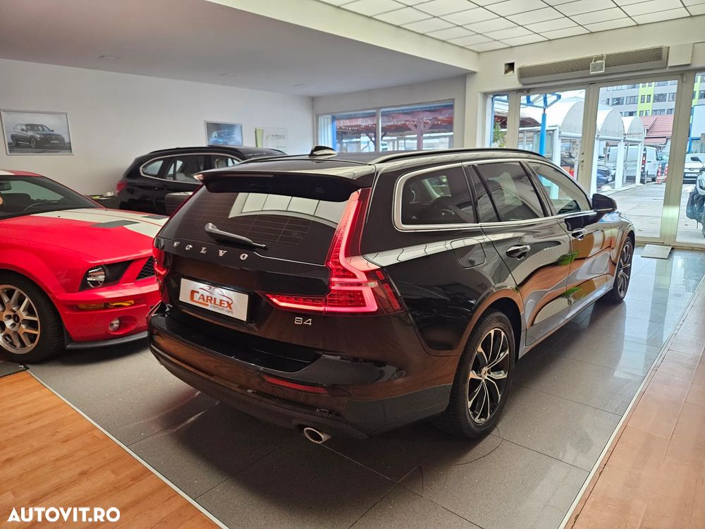 Volvo V60 B4 MHEV AT8 FWD Momentum Pro - 5
