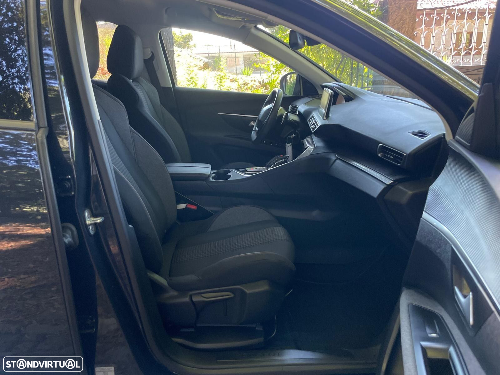 Peugeot 3008 1.2 PureTech Allure EAT8 - 28