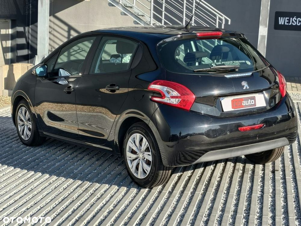 Peugeot 208 - 5