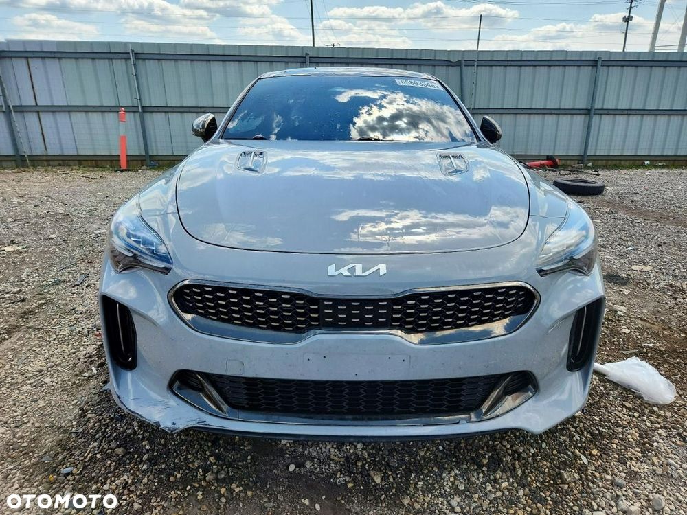 Kia Stinger - 2