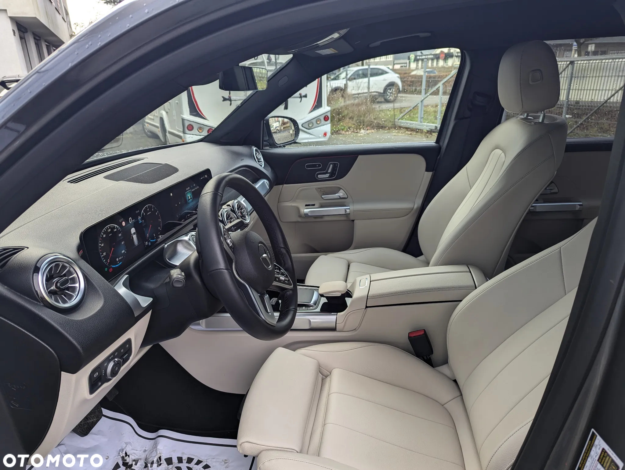Mercedes-Benz GLB 250 4-Matic Progressive 8G-DCT