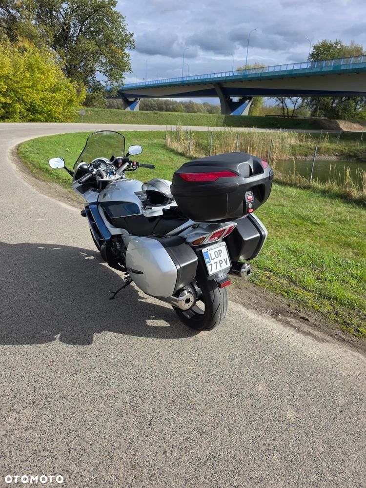 Yamaha FJR - 2