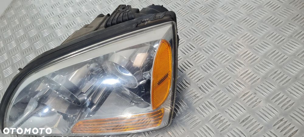 Kia Sorento I Lampa Przód USA - 3
