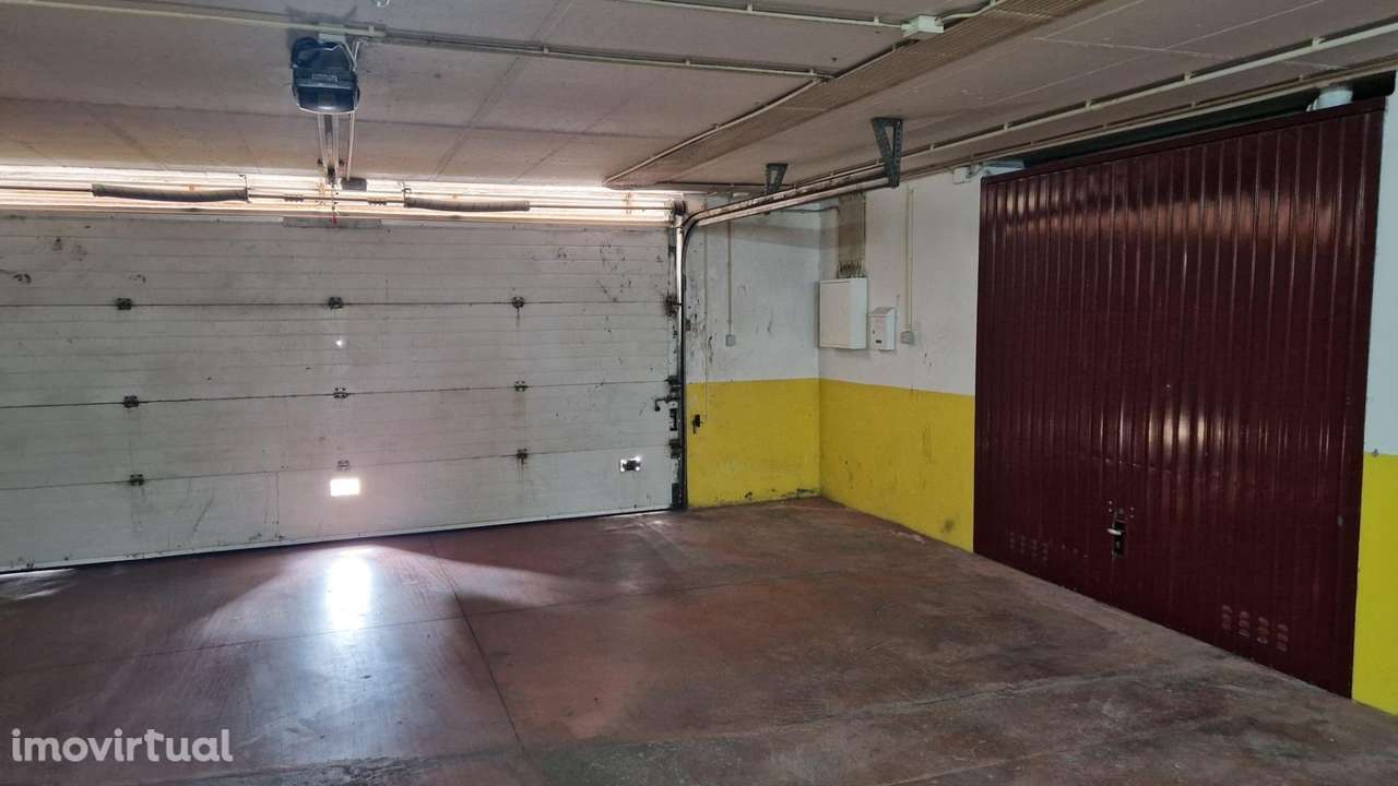 Garagem Interior Aranguês - Por baixo do Shopping Aranguês - Grande imagem: 2/4