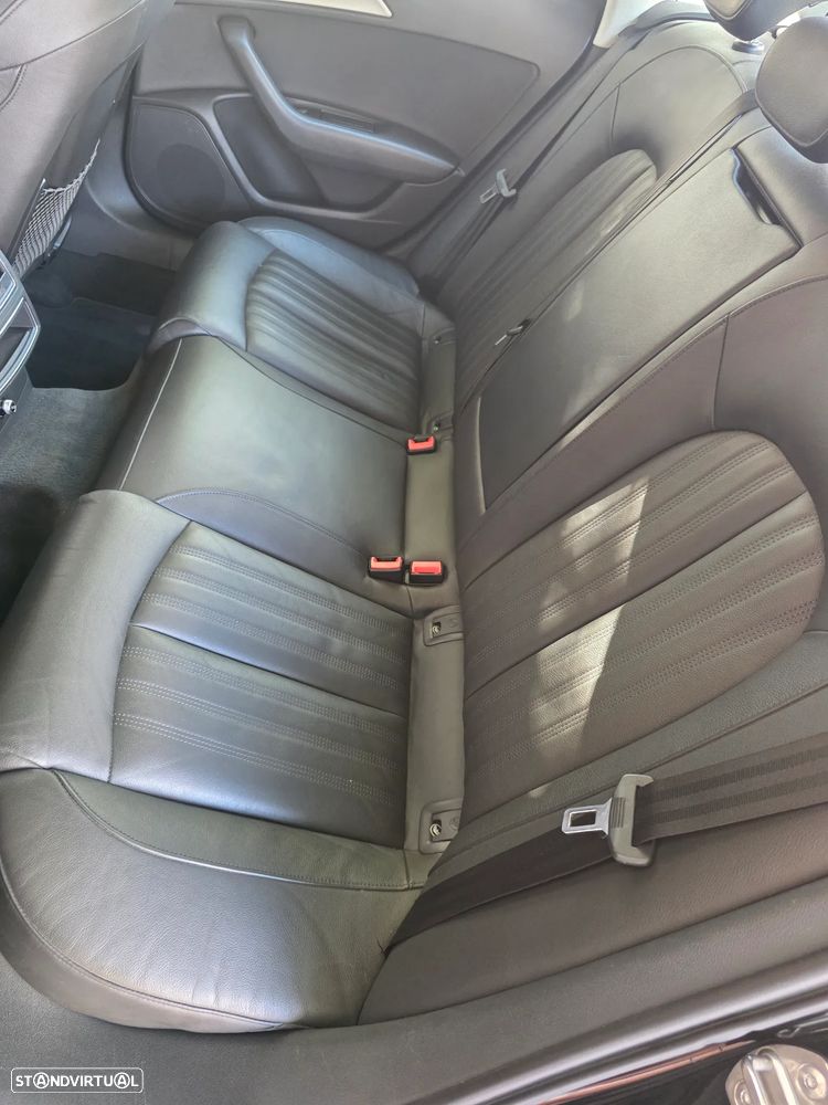 Audi A6 2.0 TDi Business Line Sport S tronic - 18