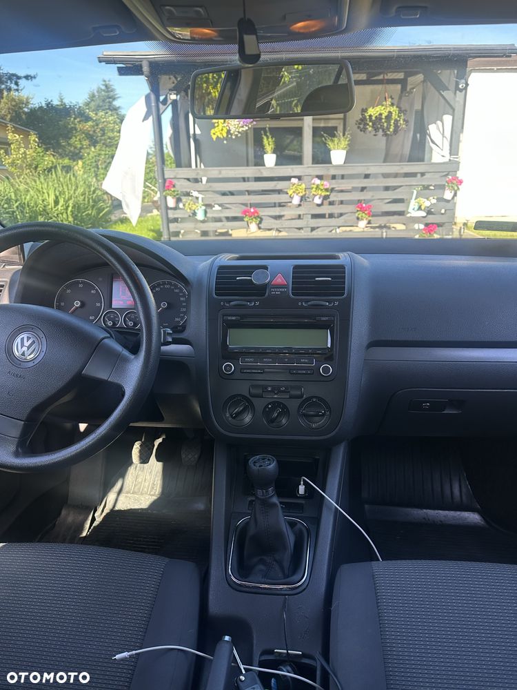 Volkswagen Golf - 6